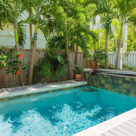 Ecco Domani By Avantstay Gorgeous Home W Pool Balcony In Great Location Month Long Stays Only